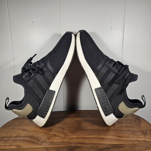 Adidas NMD R1, Core Black/Trace Cargo - Size 12 - Picture 5 of 8